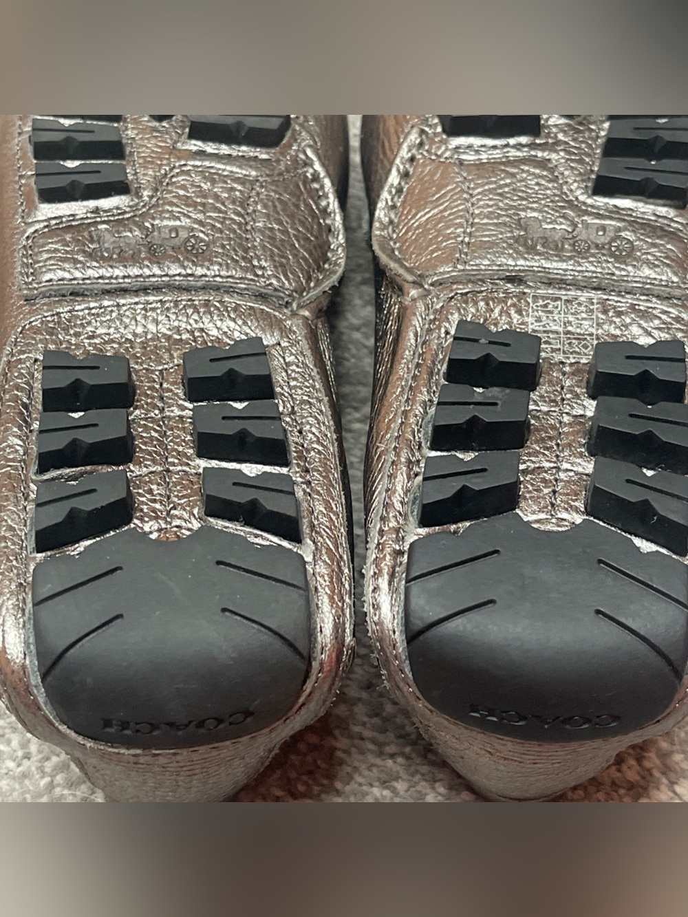 Coach silver leather Arlene driving loafers with logo hardware - size 6.5B - Picture 6 of 11